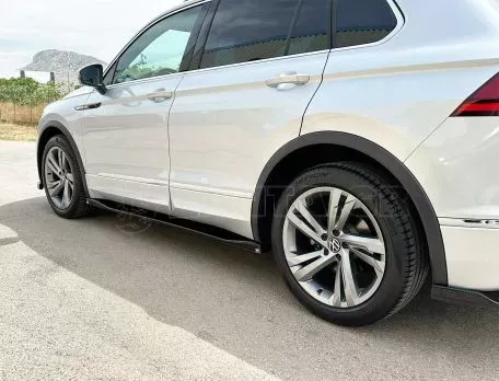 Επιπρόσθετα Μαρσπιέ Volkswagen Tiguan R / R-Line Mk2 Facelift (2020-2024) 