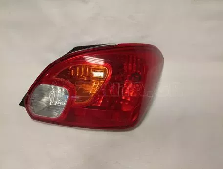 Φανάρι πίσω δεξί από MITSUBISHI SPACE STAR - 8330A780 