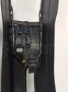 Κονσόλα κεντρική από Toyota Yaris - 58911-0D340 