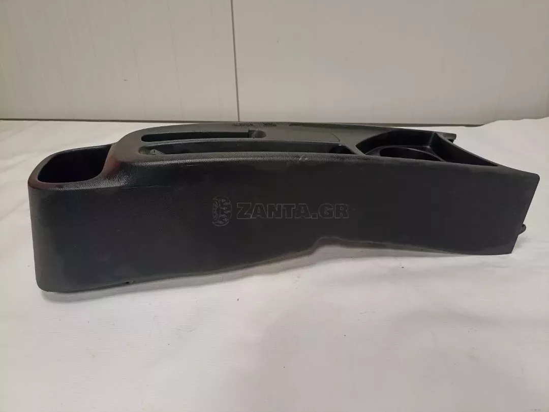 Κονσόλα κεντρική από Hyundai i10 - 84620-B9000
