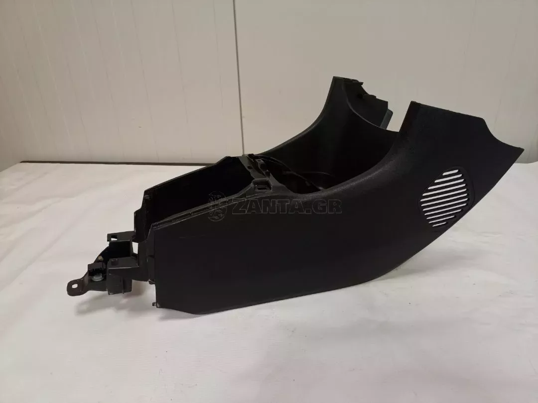 Κονσόλα κεντρική από Toyota Aygo - 58801-0H030