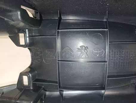 Κονσόλα κεντρική από Toyota Aygo - 58910-0H010 