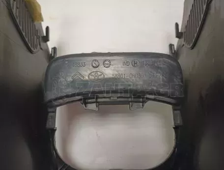 Κονσόλα κεντρική από Toyota Aygo - 58801-0H030 