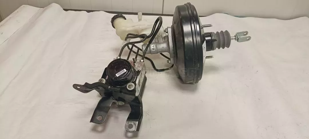 Σεβρό φρένων με αντλία και εγκέφαλο από Toyota Yaris - 47200-0DA30-A