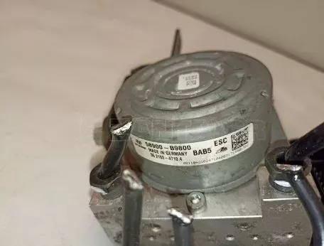 Σετ εγκεφάλου και αντλία ABS από Hyundai i10 - 58900-B9800 