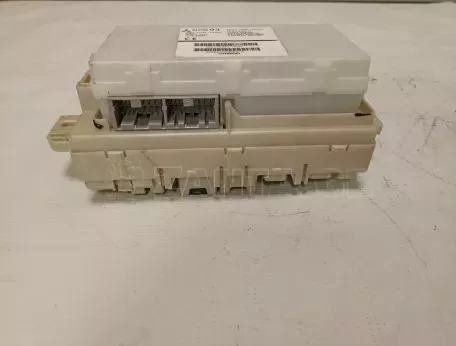 Ασφαλειοθήκη από Mitsubishi Space Star - 18637B993 8637B993 