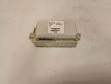 Ασφαλειοθήκη από Mitsubishi Space Star - 18637B993 8637B993 