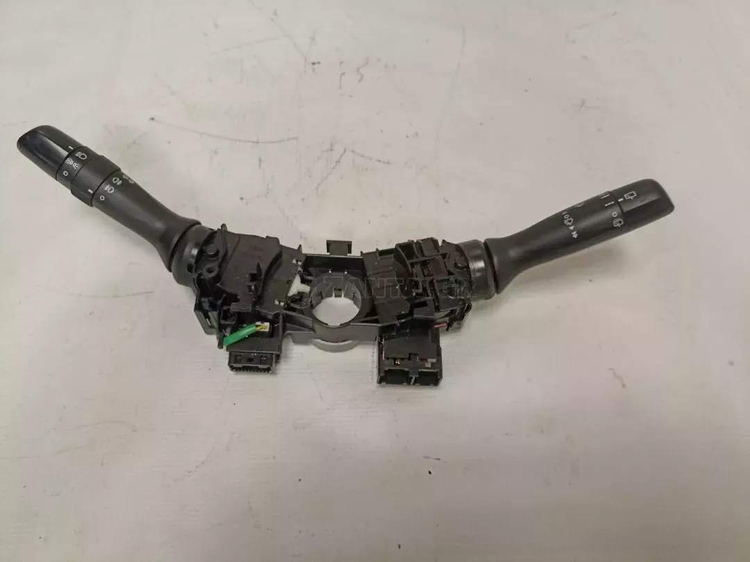 Φλασιέρα τιμονιού από Toyota Yaris - 173832 17F144
