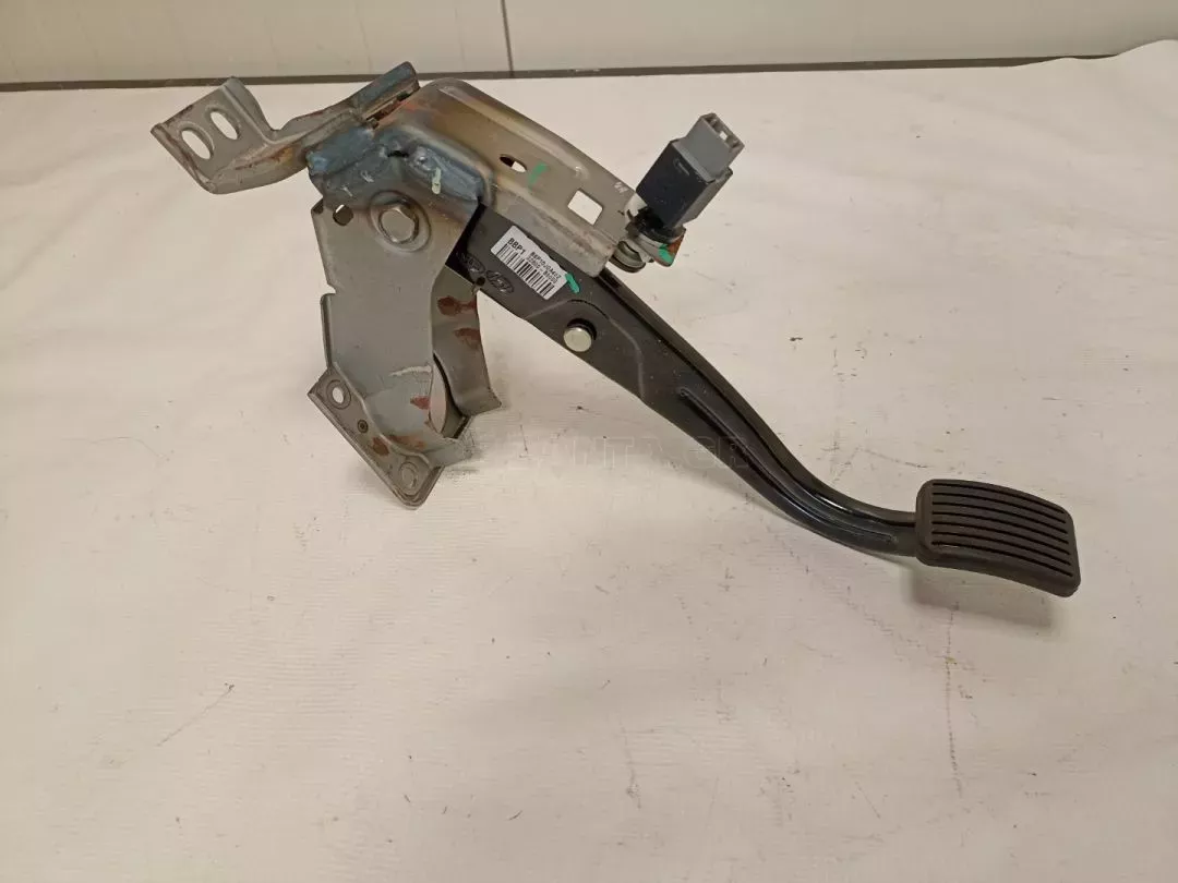 Πεντάλ φρένου από Hyundai i10 - 32800-B9000