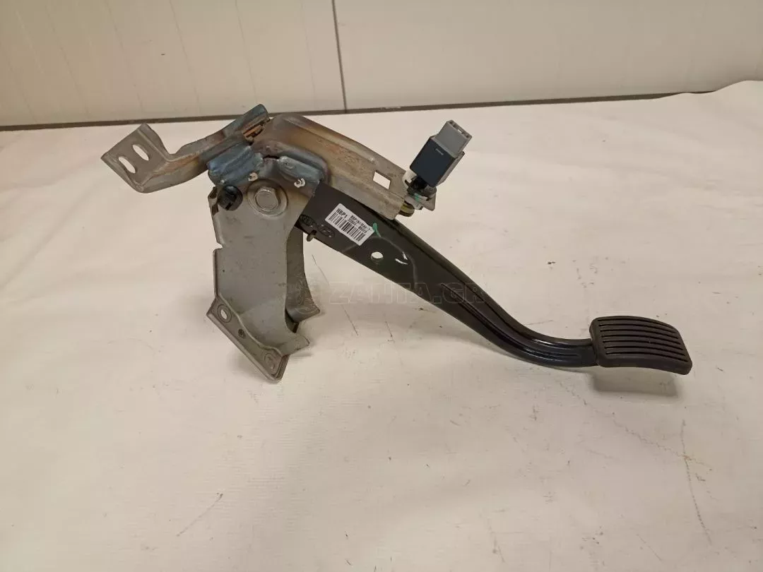 Πεντάλ φρένου από Hyundai i10 - 32800-B9000