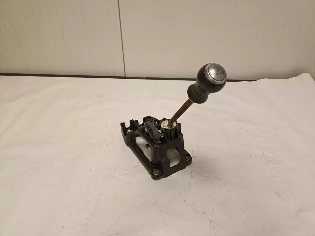 Λεβιές Ταχυτήτων από Toyota Aygo - 335300H030 112104017