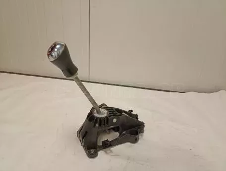 Λεβιές Ταχυτήτων από Toyota Yaris - 33530-0D040 