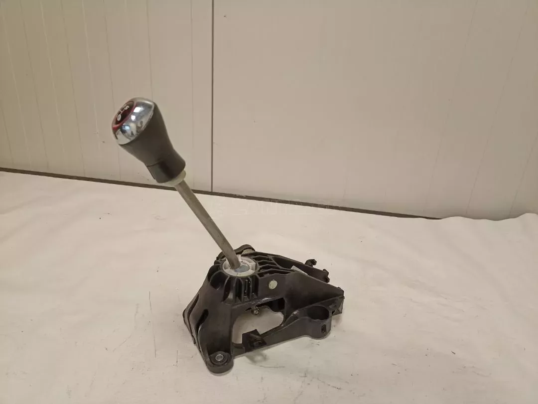 Λεβιές Ταχυτήτων από Toyota Yaris - 33530-0D040