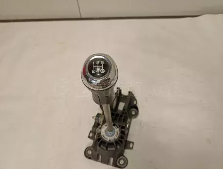 Λεβιές Ταχυτήτων από Toyota Yaris - 33530-0D040 