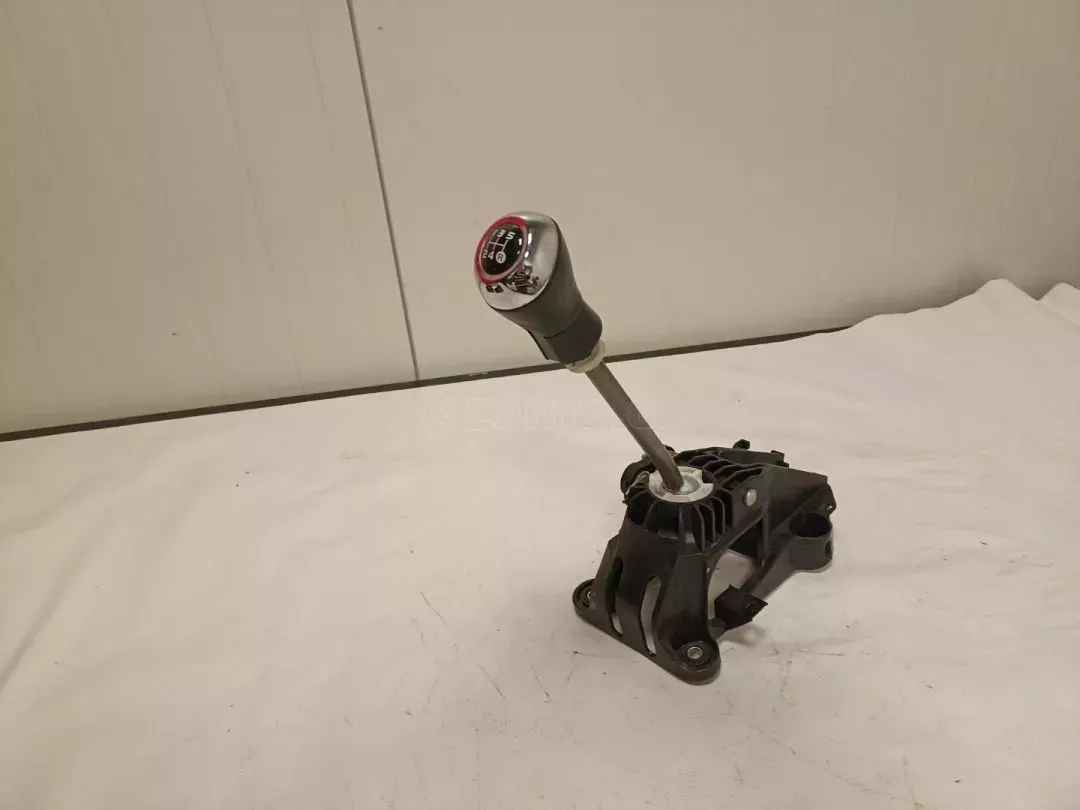 Λεβιές Ταχυτήτων από Toyota Yaris - 33530-0D040