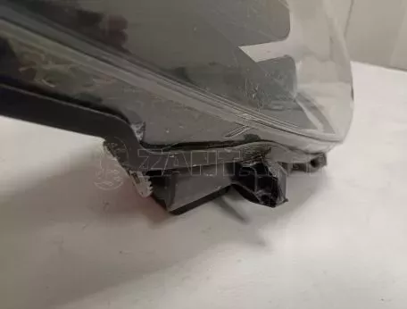Φανάρι εμπρός δεξί από Toyota Yaris με γρατζουνιές - 6607380 