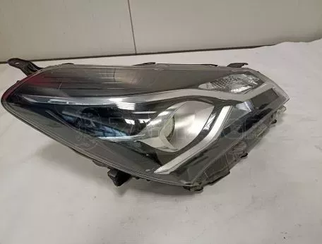 Φανάρι εμπρός δεξί από Toyota Yaris με ζημιά - 6607380 