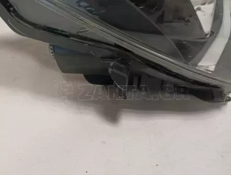 Φανάρι εμπρός δεξί από Toyota Yaris με ζημιά - 6607380 