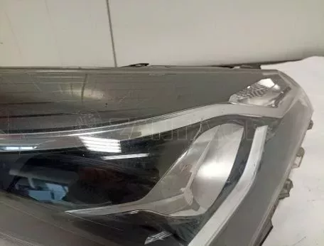Φανάρι εμπρός δεξί από Toyota Yaris με ζημιά - 6607380 