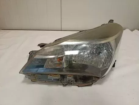 Φανάρι εμπρός αριστερό από Toyota Yaris - 81170-0DA70 