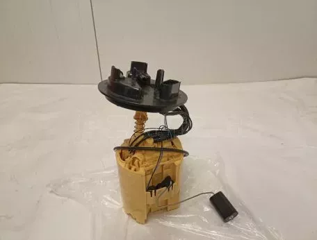 Αντλία Καυσίμου από Mercedes W447 - A4474700594 