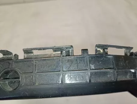 Βάση προφυλακτήρα πίσω από Toyota Yaris - 52576-0D450 