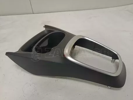 Κονσόλα ταχυτήτων - Ποτηροθήκη από Toyota Yaris Comfort 2020 - 58821-0D070 
