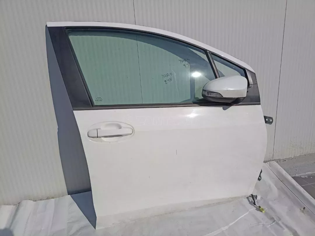 Πόρτα μπροστινή δεξιά συνοδηγού από Toyota Yaris Comfort 2020 - 00000
