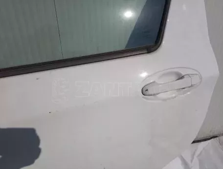 Πόρτα πίσω αριστερή οδηγού από Toyota Yaris Comfort 2020 - 00000 