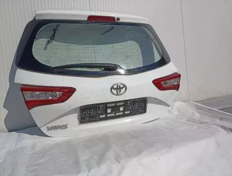 Πίσω πόρτα πορτμπαγκάζ από Toyota Yaris Comfort 2020 - 00000 