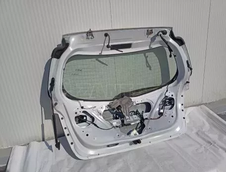 Πίσω πόρτα πορτμπαγκάζ από Toyota Yaris Comfort 2020 - 00000 
