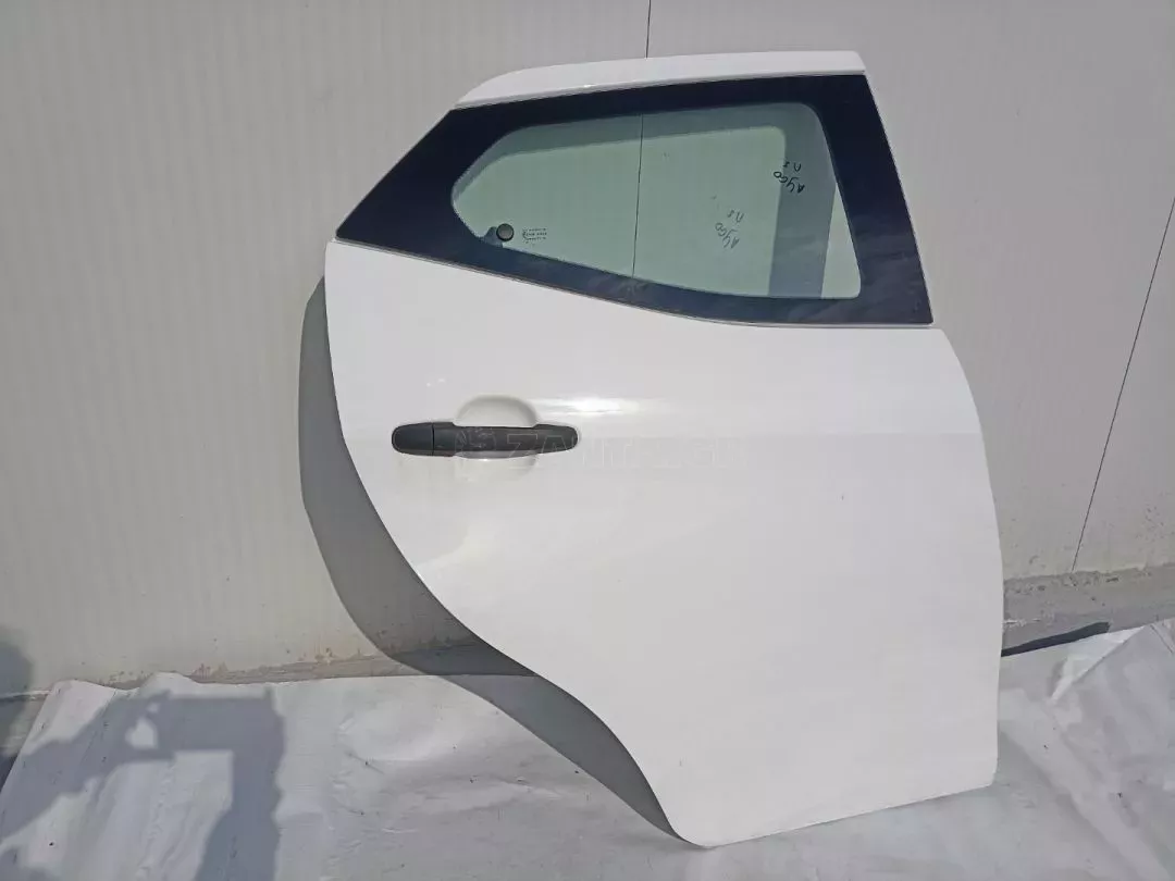 Πόρτα μπροστινή συνοδηγού από Toyota AYGO x 2021 - 00000