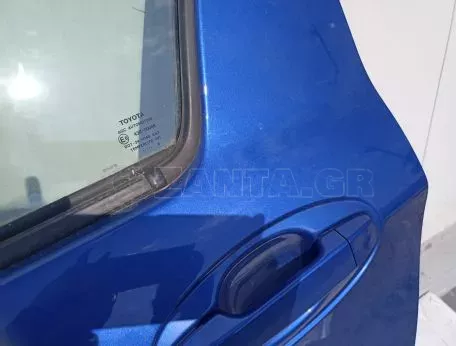 Πόρτα πίσω αριστερή οδηγού από Toyota Yaris Hybrid Team D 2018 - 00000 