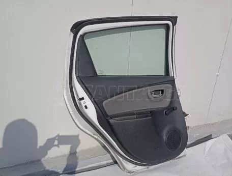 Πόρτα πίσω αριστερή οδηγού από Toyota Yaris Comfort 2020 - 00000 