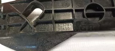 Στήριγμα προφυλακτήρα από Toyota Yaris - 52576-0D450 