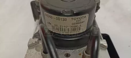 Σετ εγκεφάλου και αντλία ABS από Toyota Yaris - 44540-0D130 
