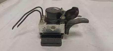 Σετ εγκεφάλου και αντλία ABS από Toyota Yaris - 44540-0D130 