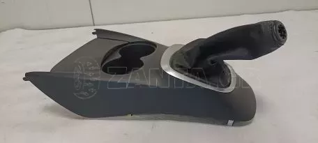 Κονσόλα κεντρική από Toyota Yaris - 58837-0D020 58842-0D140 58804-0D190 58821-0D080 