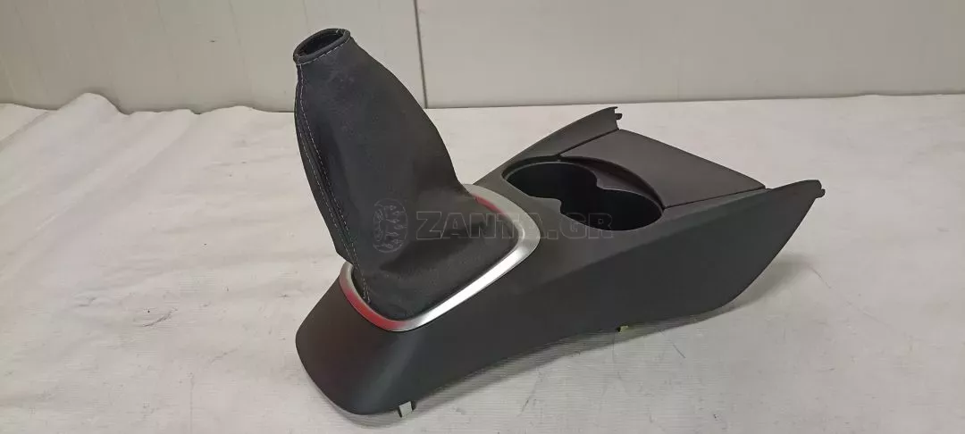 Κονσόλα κεντρική από Toyota Yaris - 58837-0D020 58842-0D140 58804-0D190 58821-0D080
