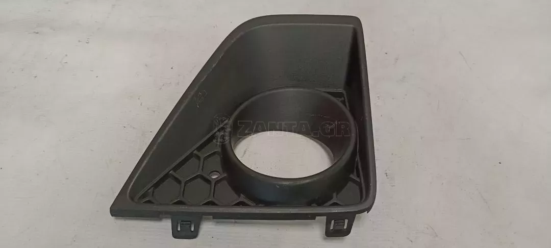 Κάλυμμα φαναριού ομίχλης από Mitsubishi Space Star - 6400J773