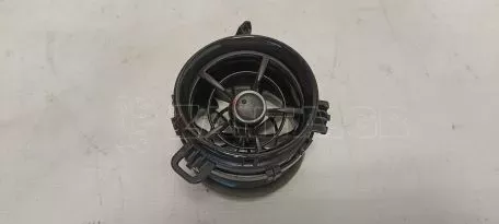 Αριστερό ταμπλό αεραγωγού από TOYOTA YARIS - 555686-2280 