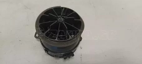 Αριστερό ταμπλό αεραγωγού από TOYOTA YARIS - 555686-2280 