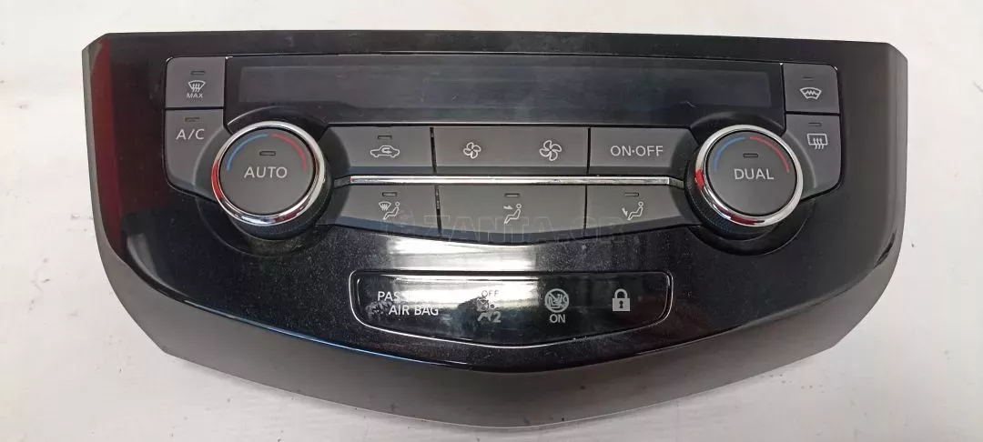 Χειριστήριο Καλοριφέρ από Nissan Qashqai - T907771