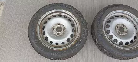 2 Ζάντες 15αρες με λάστιχα 165/65 R15 