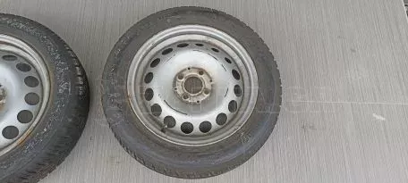 2 Ζάντες 15αρες με λάστιχα 165/65 R15 