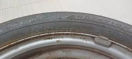 2 Ζάντες 15αρες με λάστιχα 165/65 R15 