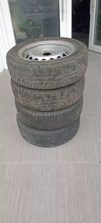 4 Ζάντες 15αρες με Λάστιχα 185/60 R15 - ---