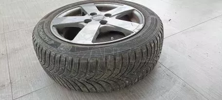 4 Ζάντες 15αρες με λάστιχο 2016 175/60 R15 