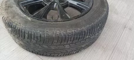 Ζάντα 15αρα με λάστιχο 2020 175/65 R15 