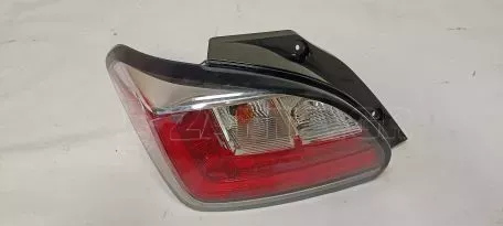 Πίσω φως αριστερό από Mitsubishi Space Star - 8330B245 